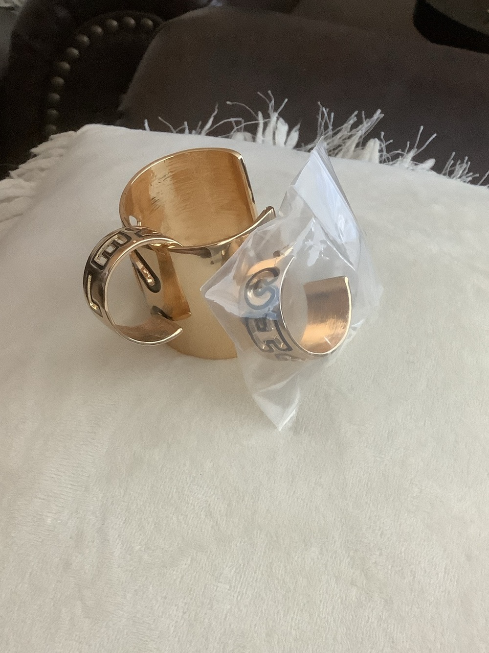 Cc logo Gold-Tone set of earrings and bracelet